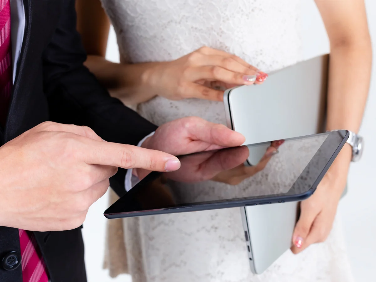 Mesaje pentru invitații la nuntă: modele și reguli utile