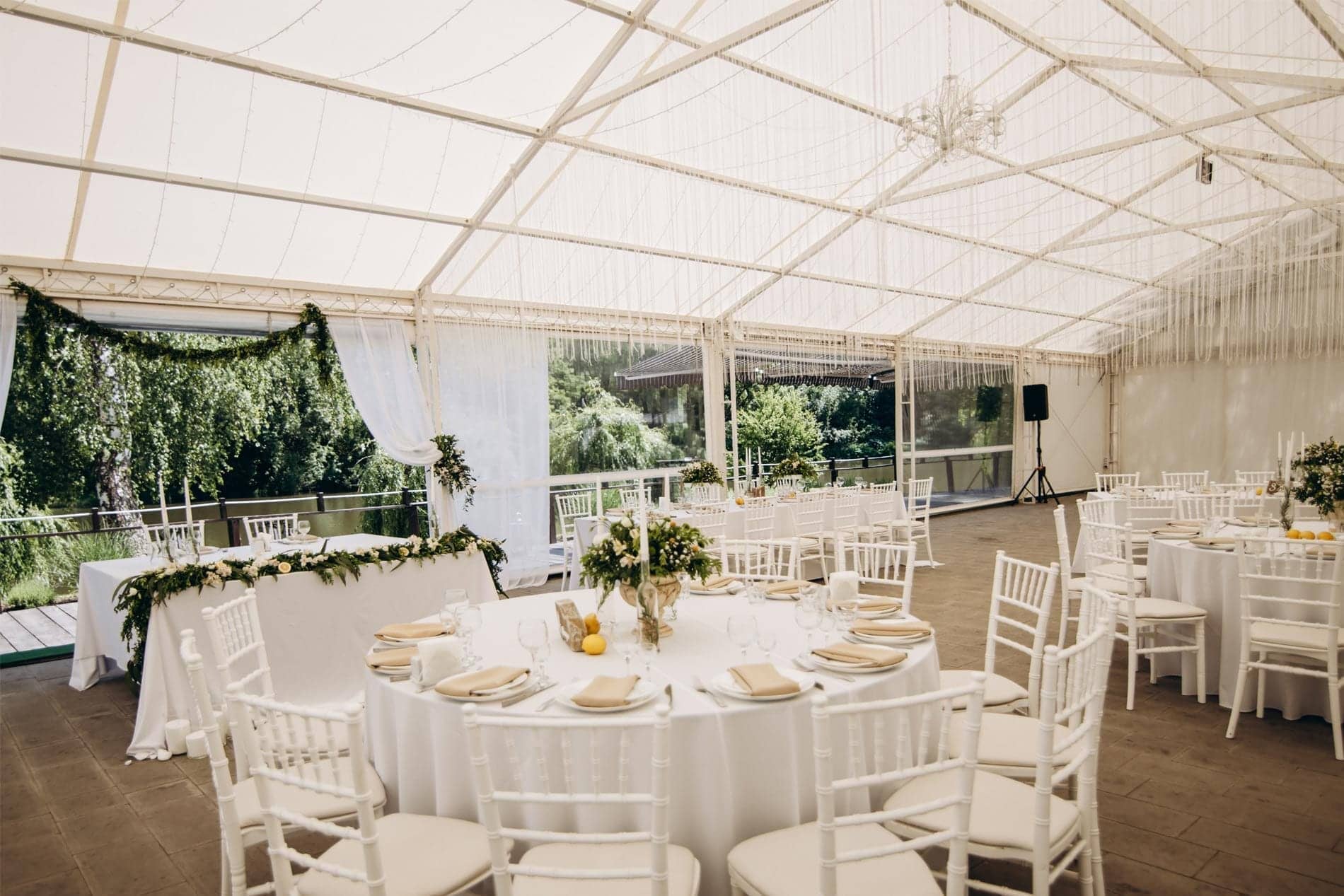 Cort de evenimente — servicii ZephiraEvents